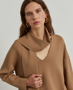 Camisola de malha com cachecol