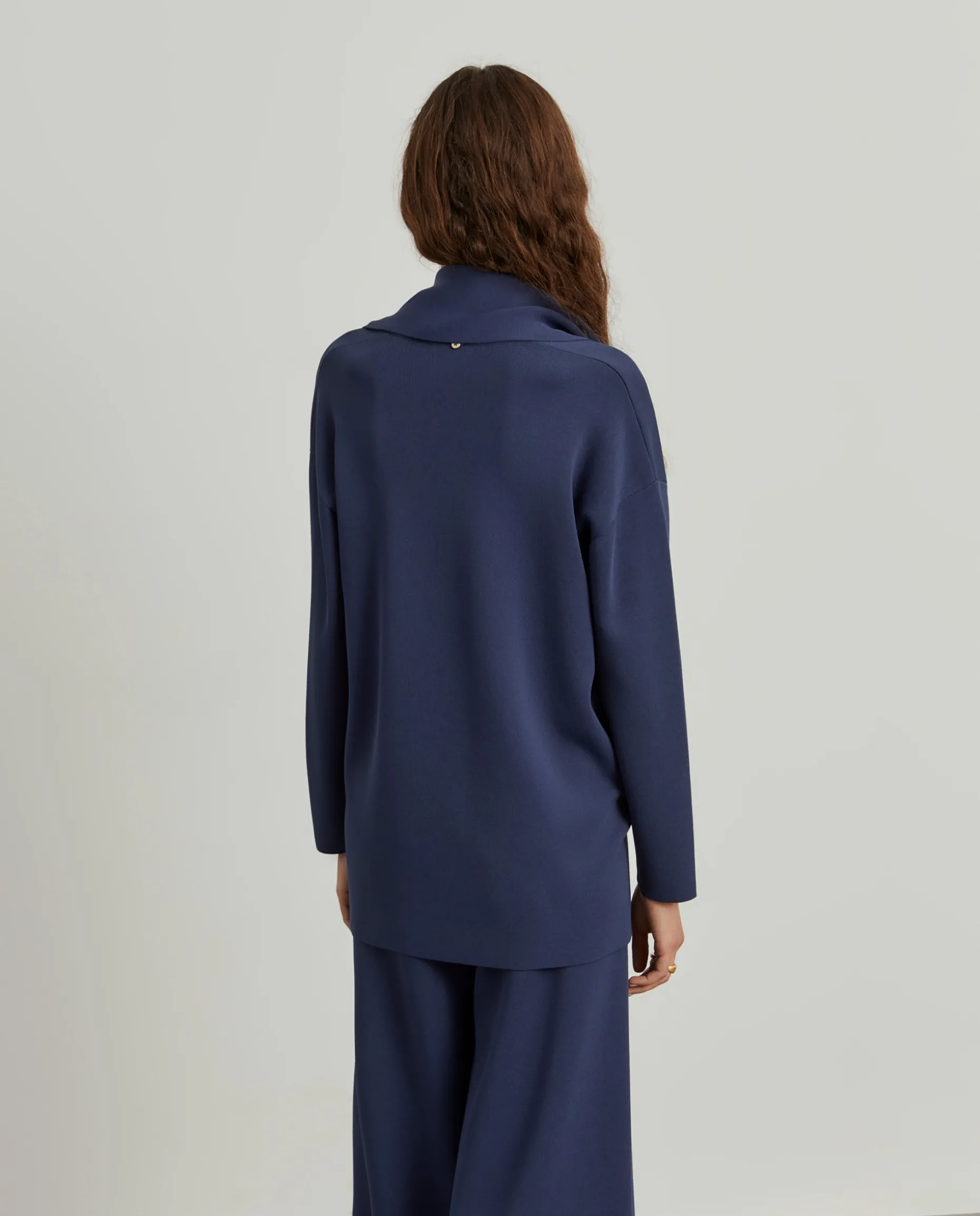 Camisola de malha com cachecol