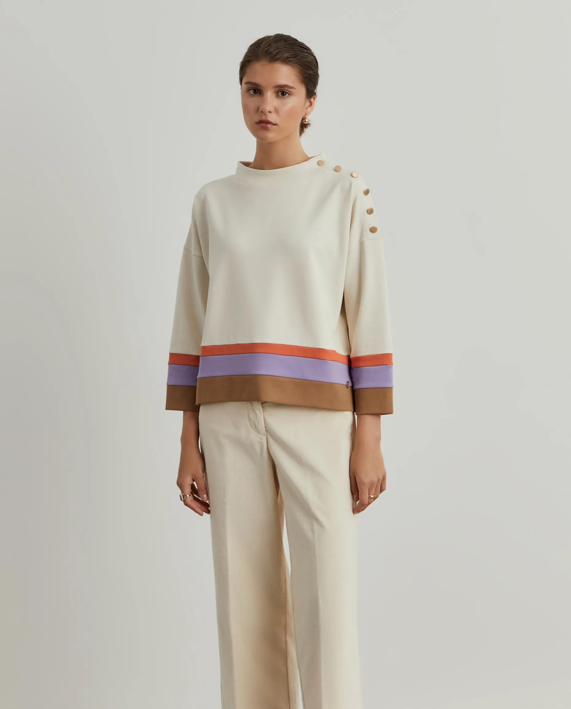 Camisola de meia gola com riscas