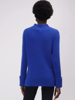 Camisola de meia gola em lã com punhos dobrados