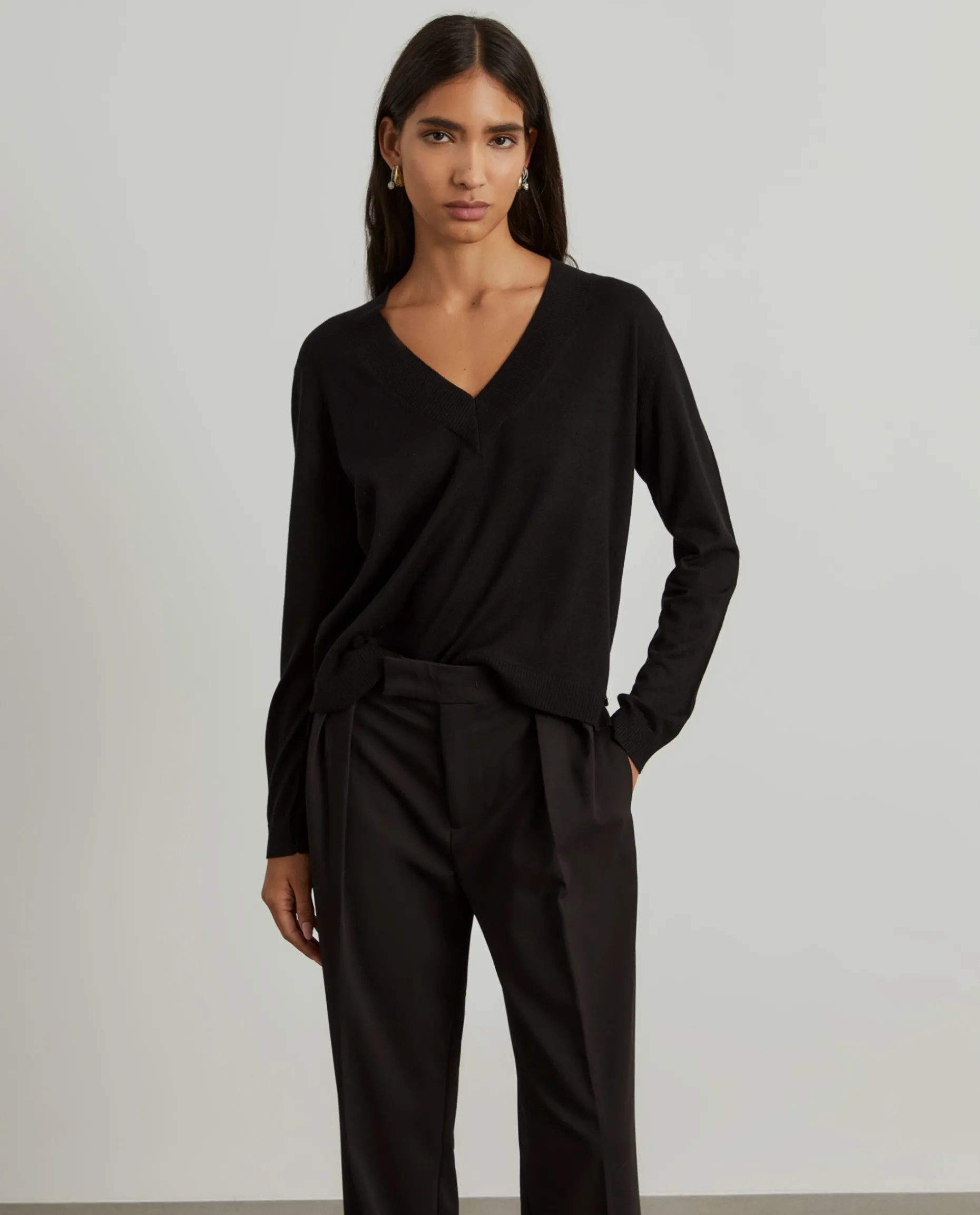 Camisola decote em V com lã