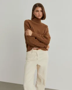 Camisola gola alta mangas croché