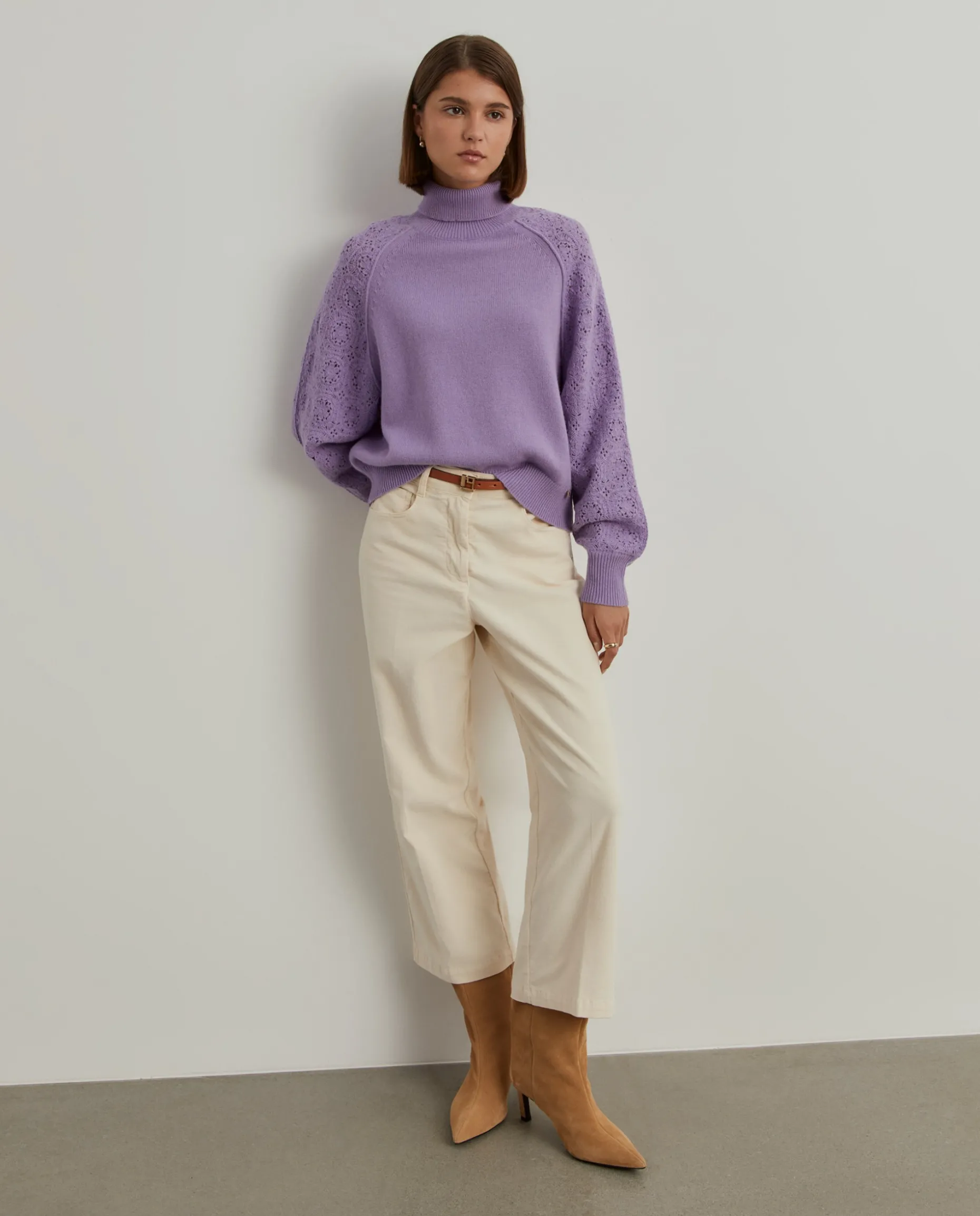 Camisola gola alta mangas croché