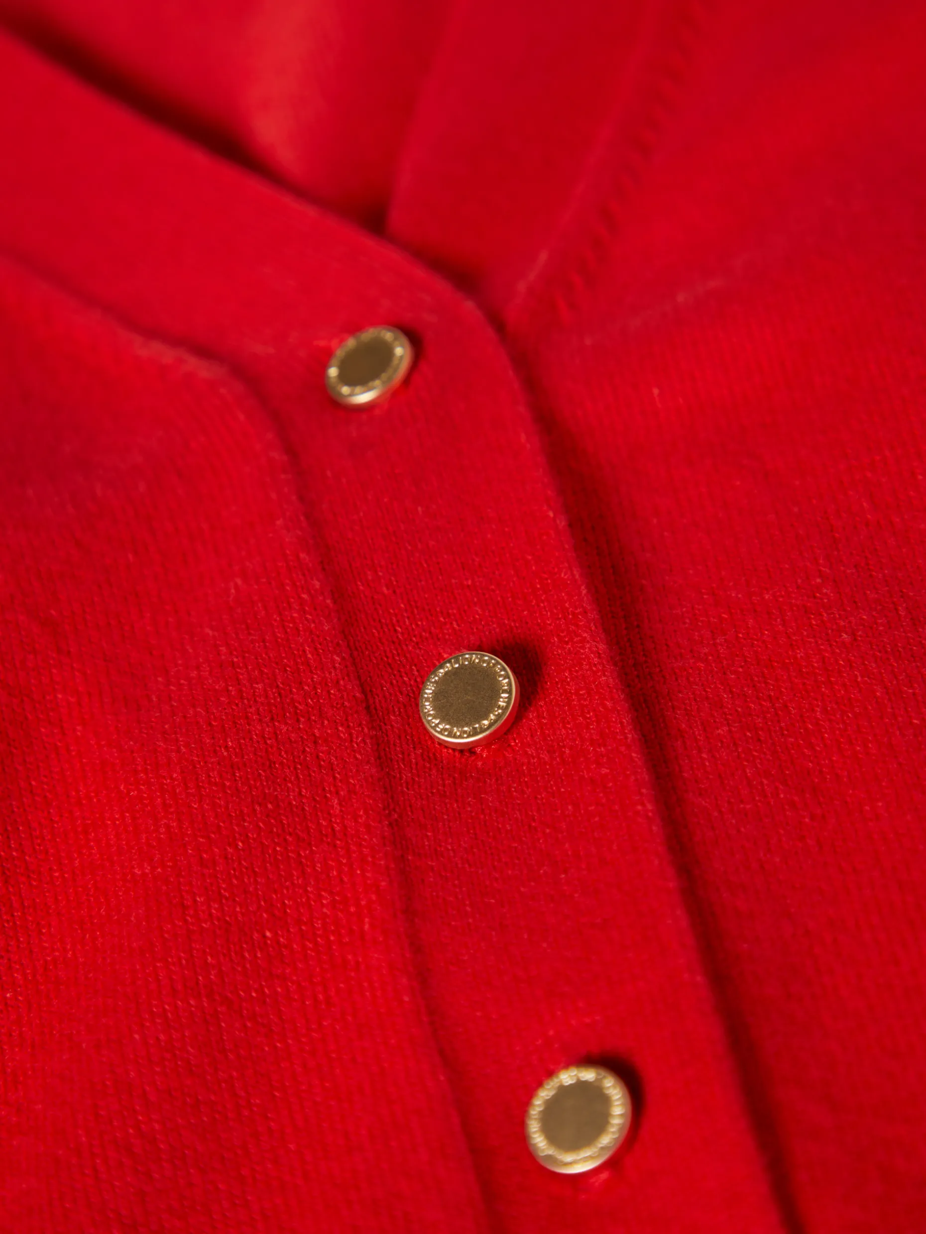 Cardigan clássico com botões em contraste