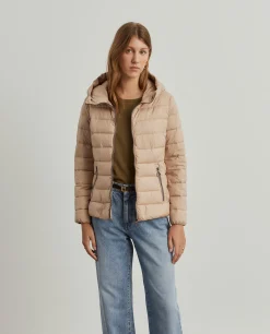 Casaco acolchoado com capuz