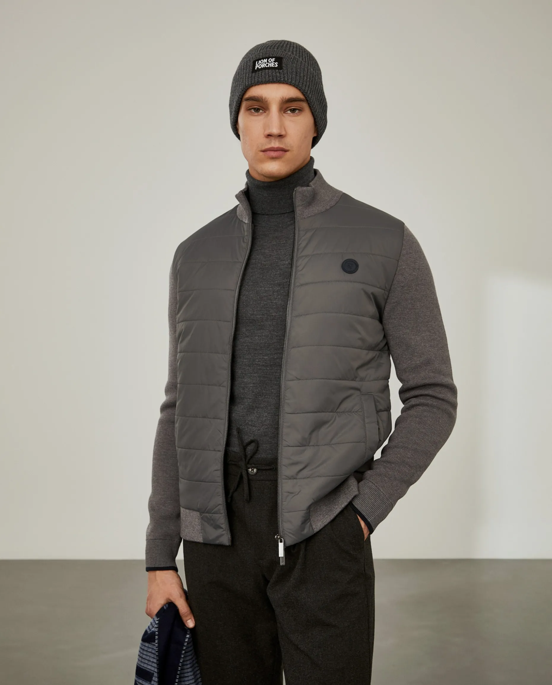 Casaco de malha com frente acolchoada