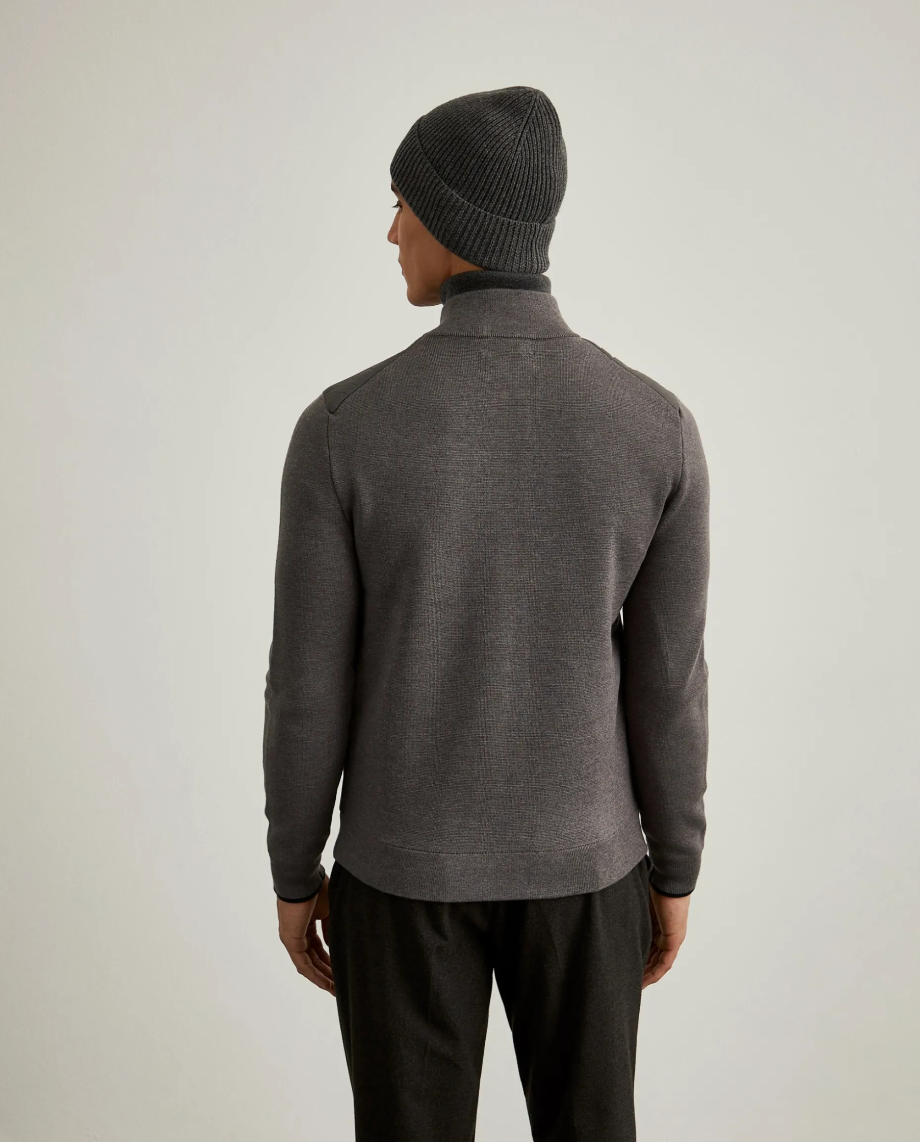 Casaco de malha com frente acolchoada