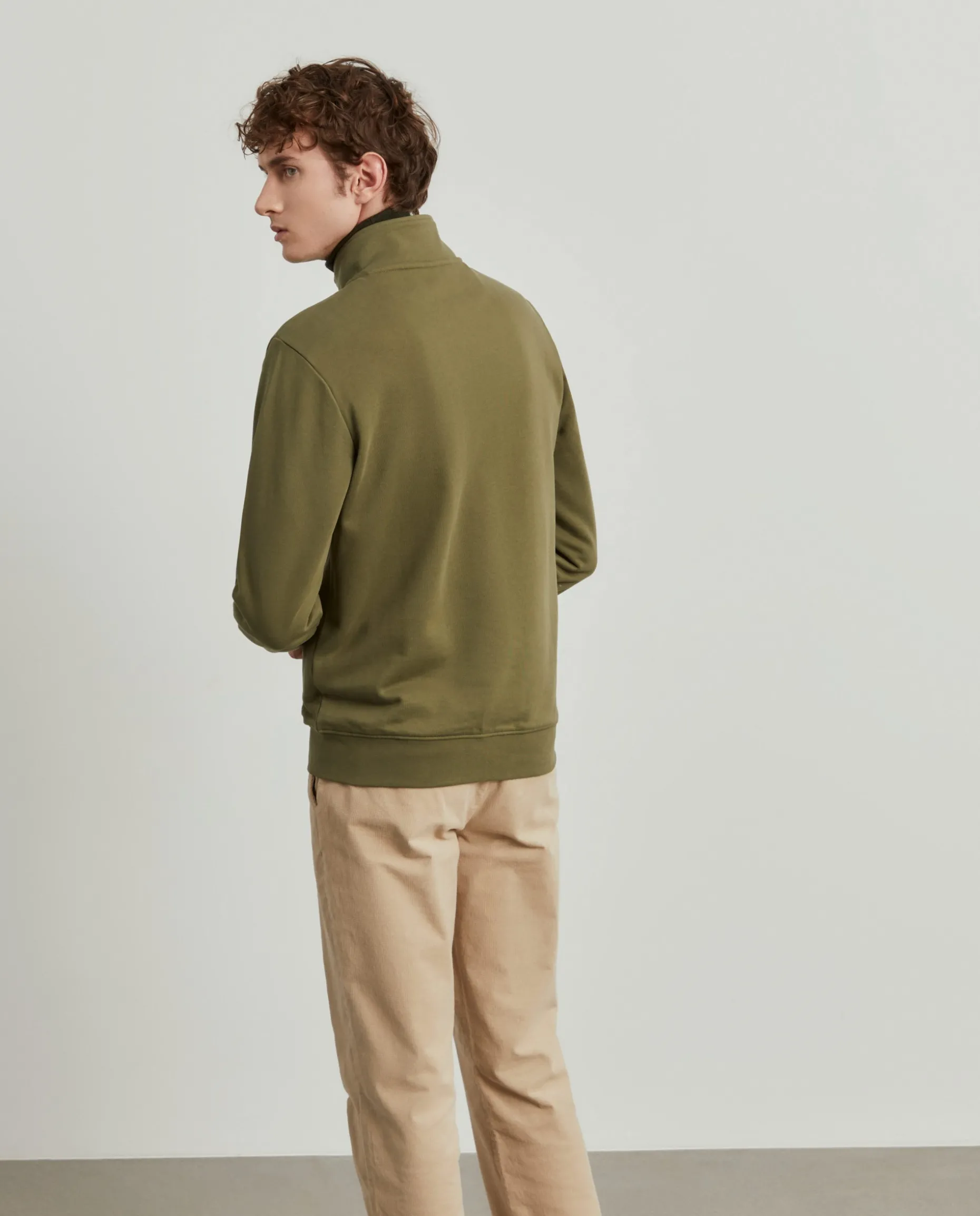 Casaco de malha em algodão gola alta