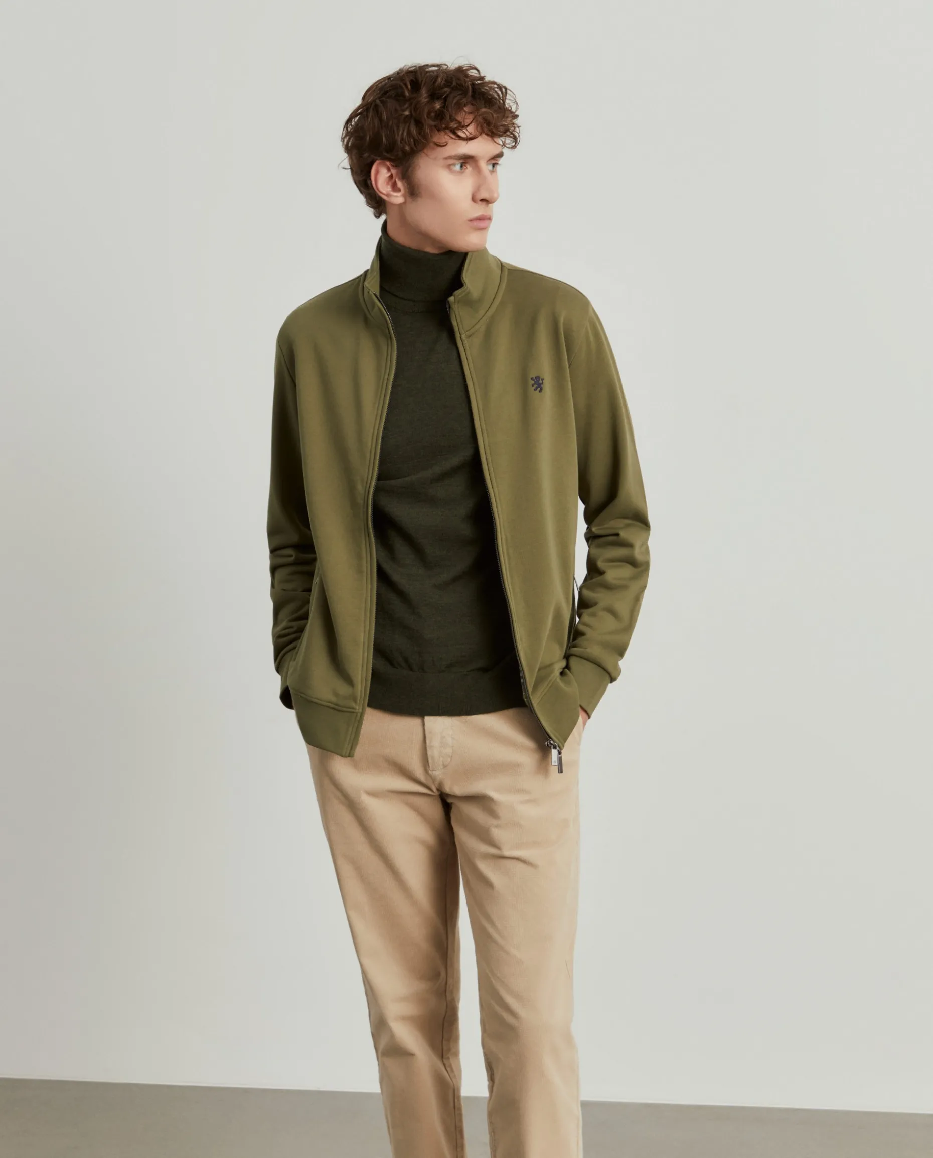 Casaco de malha em algodão gola alta