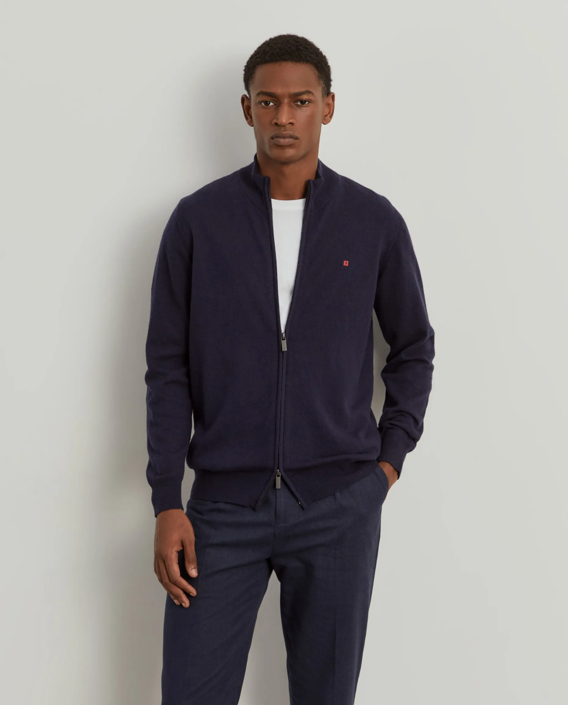 Casaco de malha em lã com fecho