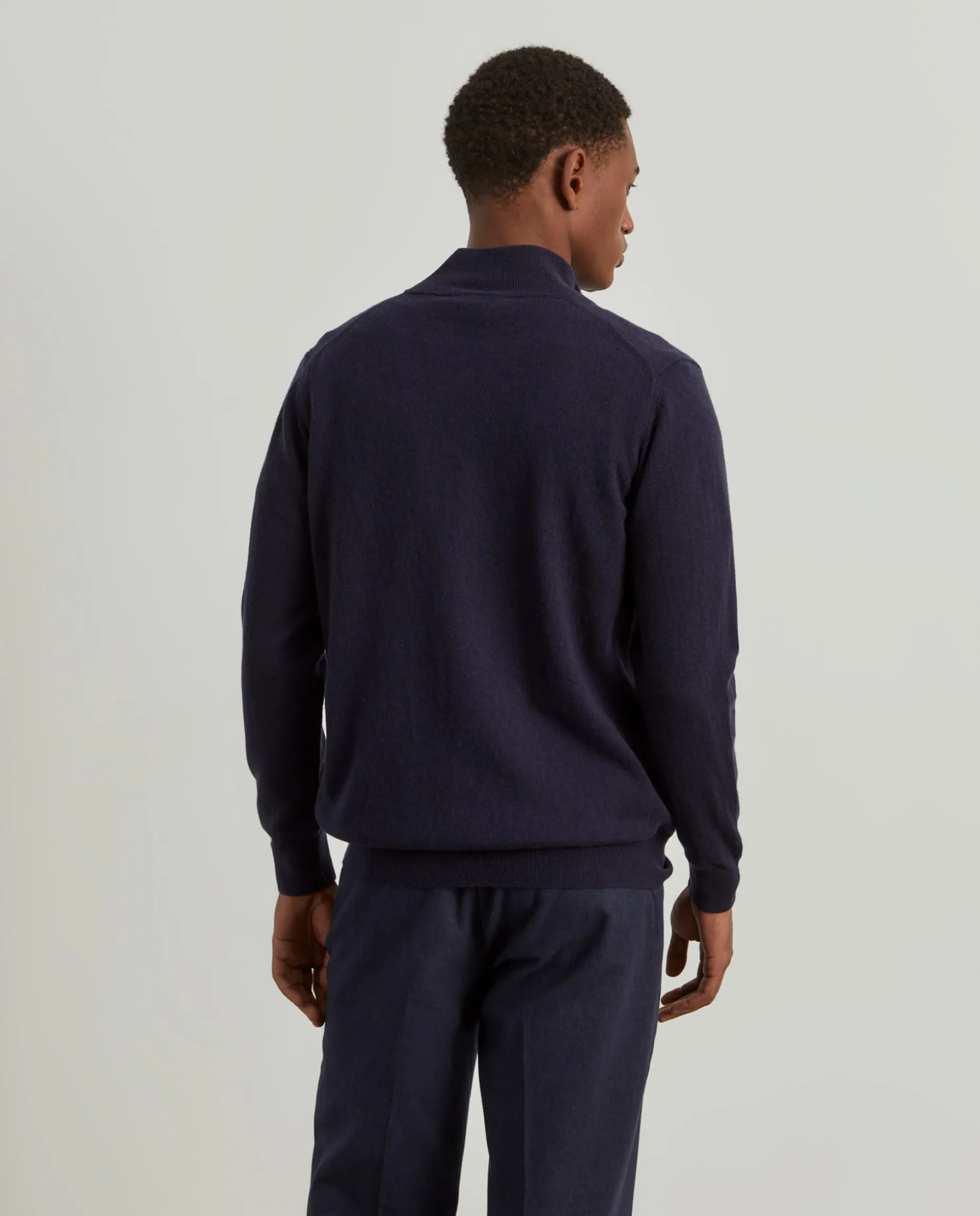 Casaco de malha em lã com fecho