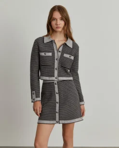 Casaco de malha às riscas com botões