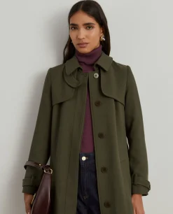 Casaco modelo gabardine com plissado