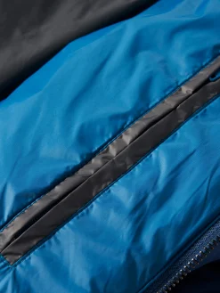 Casaco técnico acolchoado com capuz