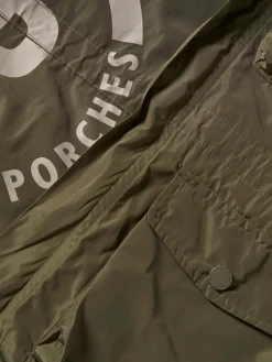 Casaco técnico com capuz