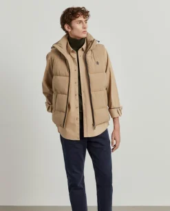 Colete acolchoado com capuz