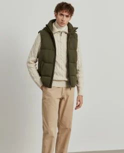 Colete acolchoado com capuz