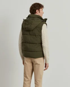 Colete acolchoado com capuz