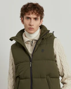 Colete acolchoado com capuz