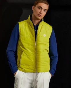 Colete reversível em tecido técnico com bolsos e fecho frontal