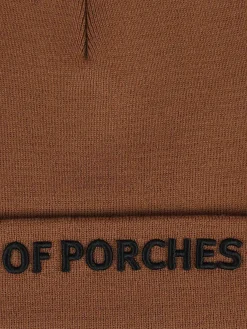 Gorro com lettering estampado