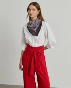 Lenço com padrão acorrentado