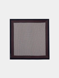 Lenço com padrão acorrentado