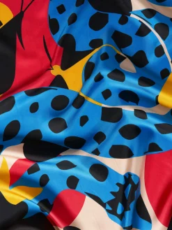 Lenço estampado com padrão animal