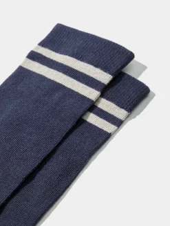 Meias altas detalhe de riscas