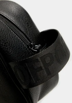 Necessaire efeito pele com alça de mão