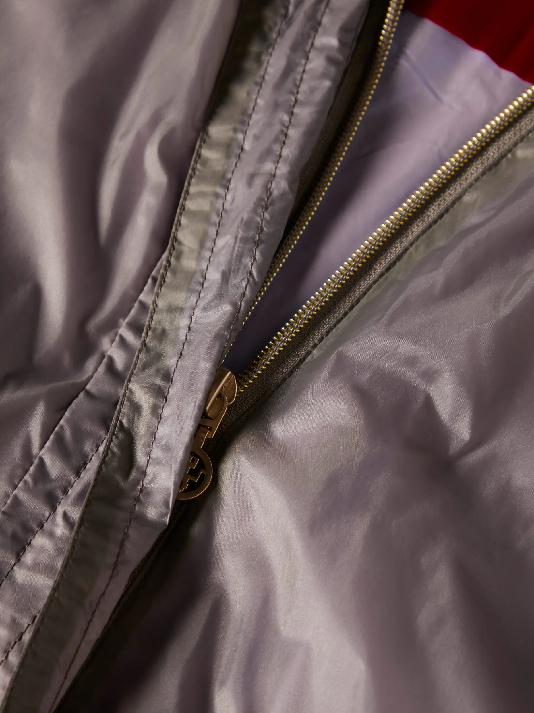 Parka transparente com capuz