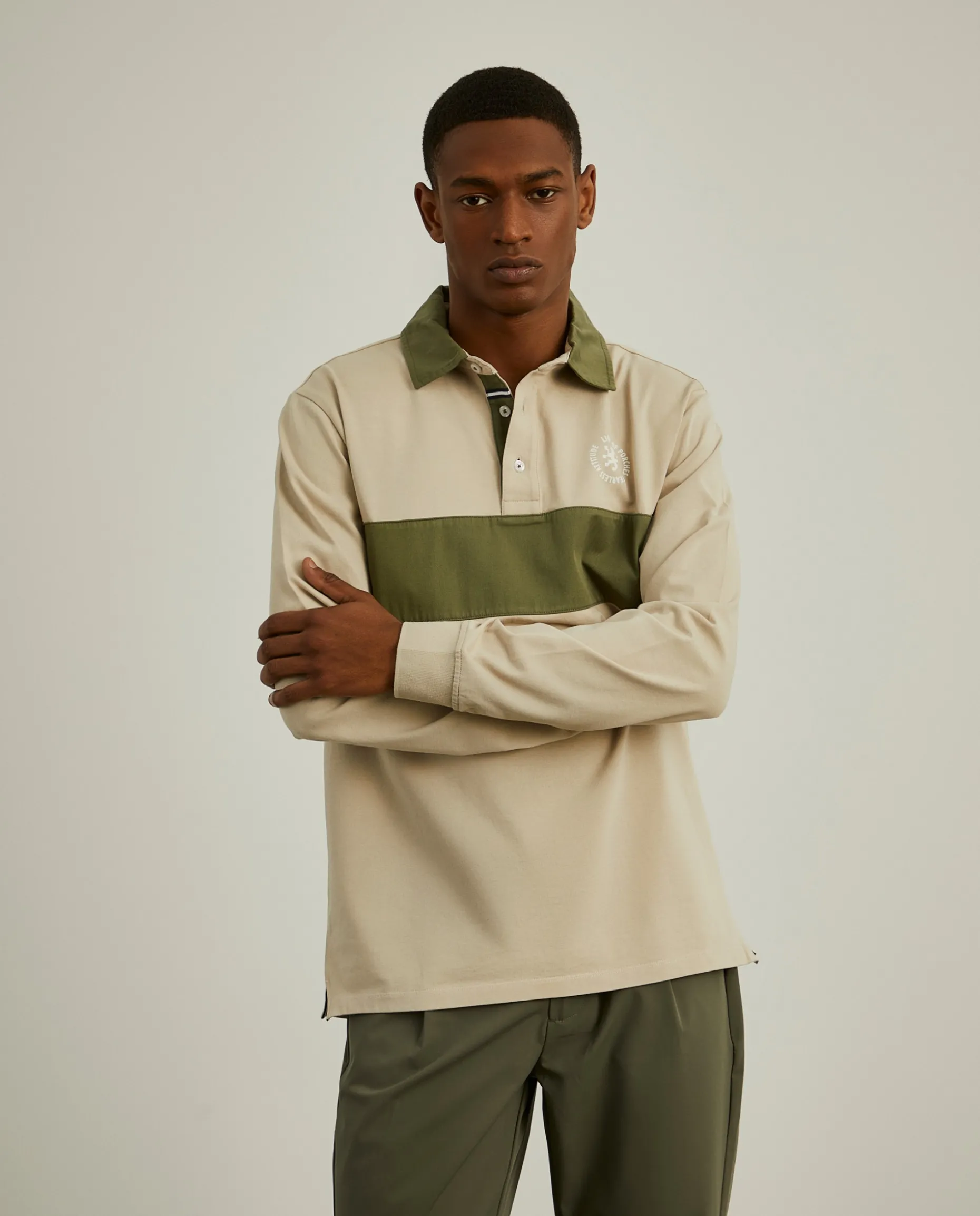 Polo bicolor de manga comprida