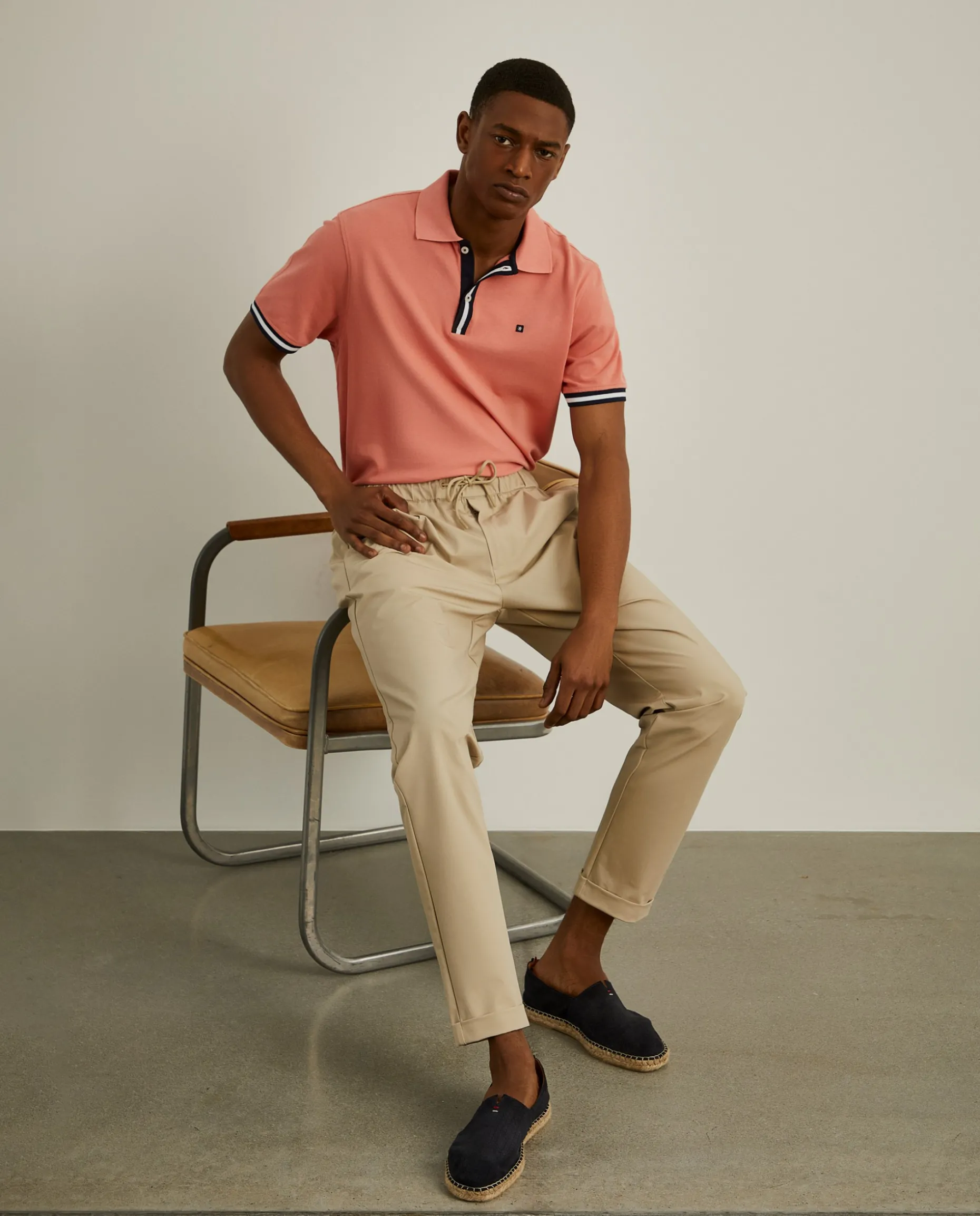 Polo manga curta em algodão com riscas