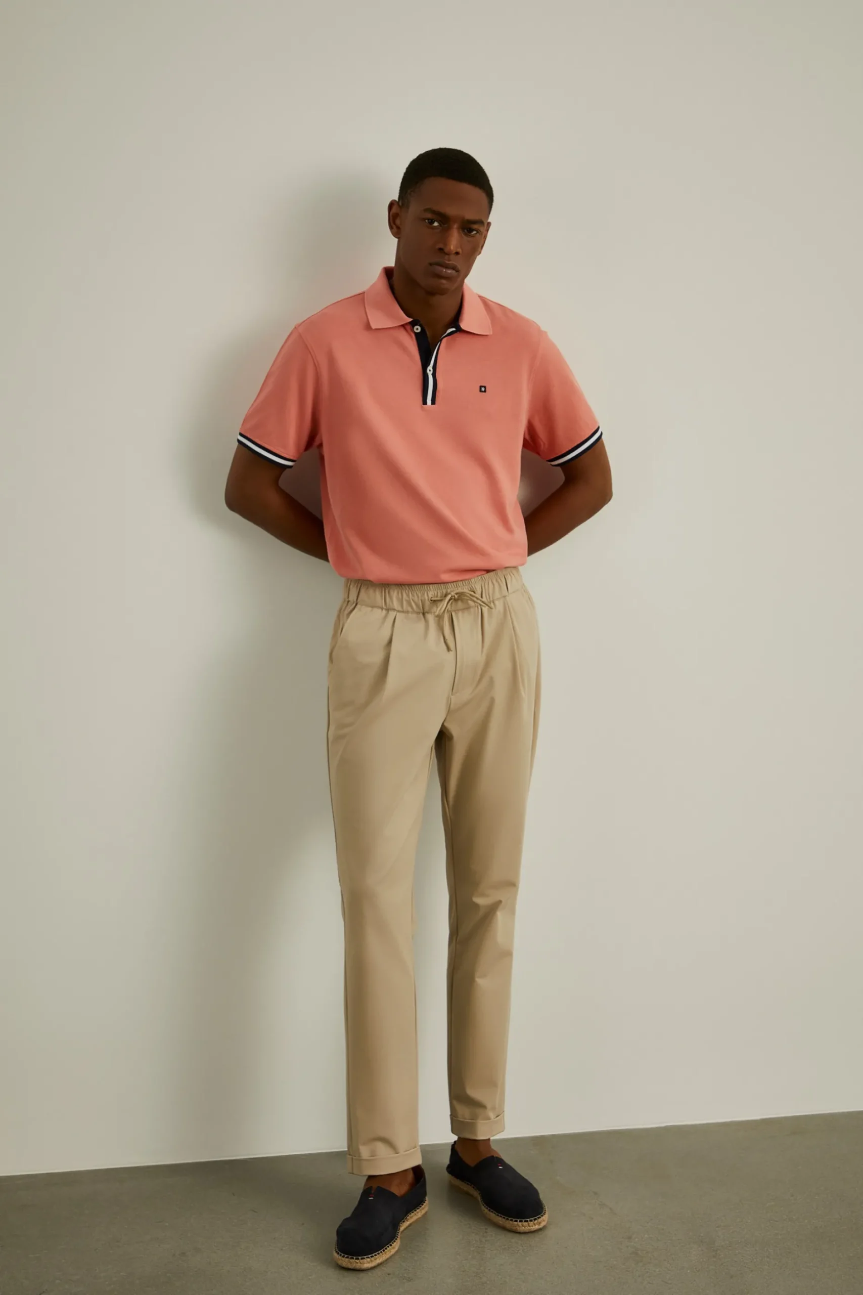 Polo manga curta em algodão com riscas