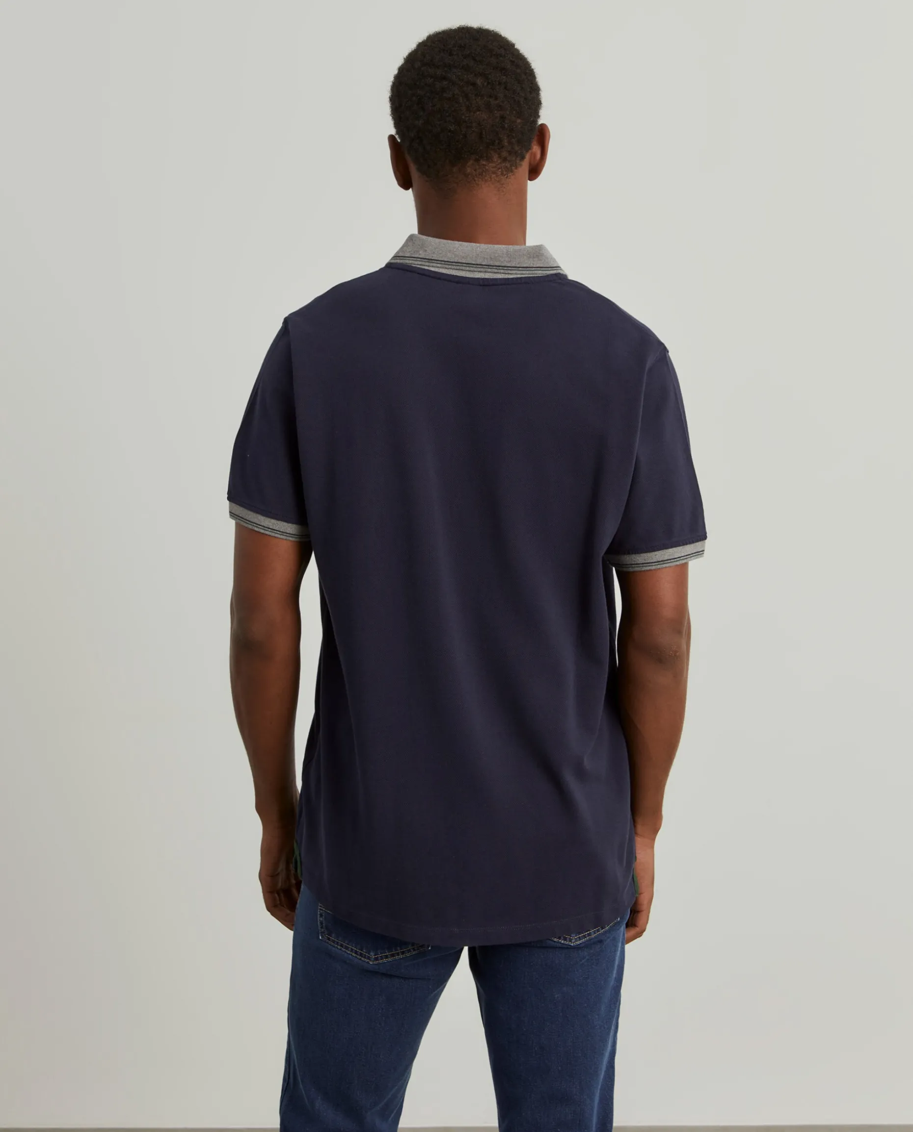 Polo piqué regular fit em algodão