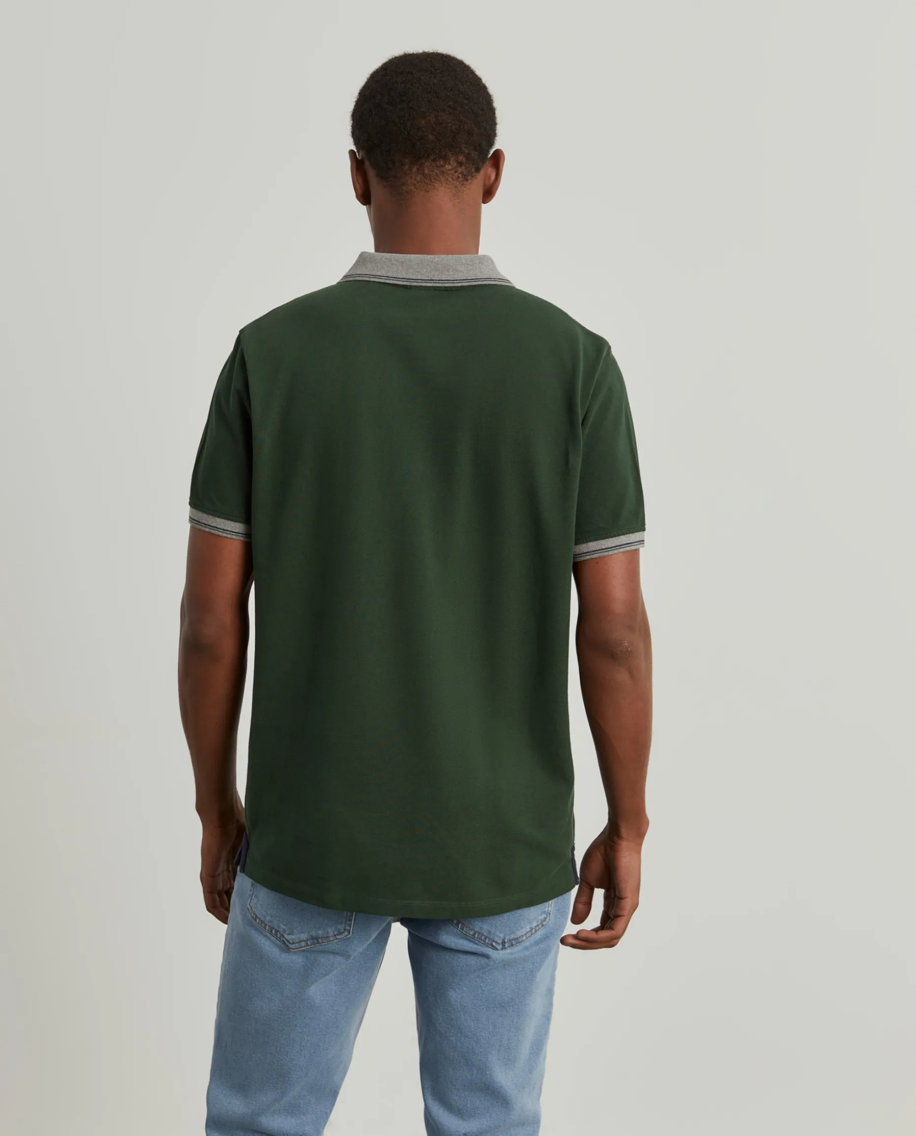 Polo piqué regular fit em algodão