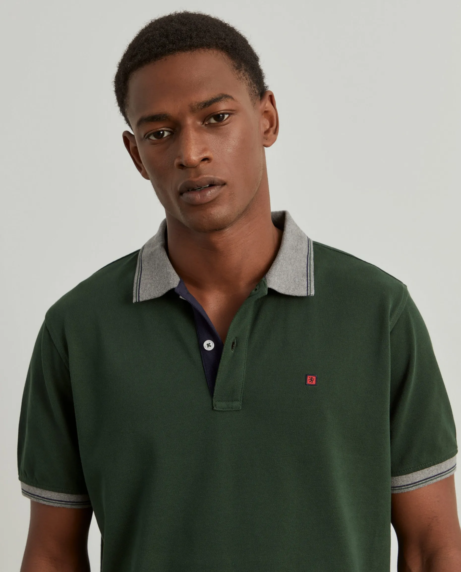 Polo piqué regular fit em algodão