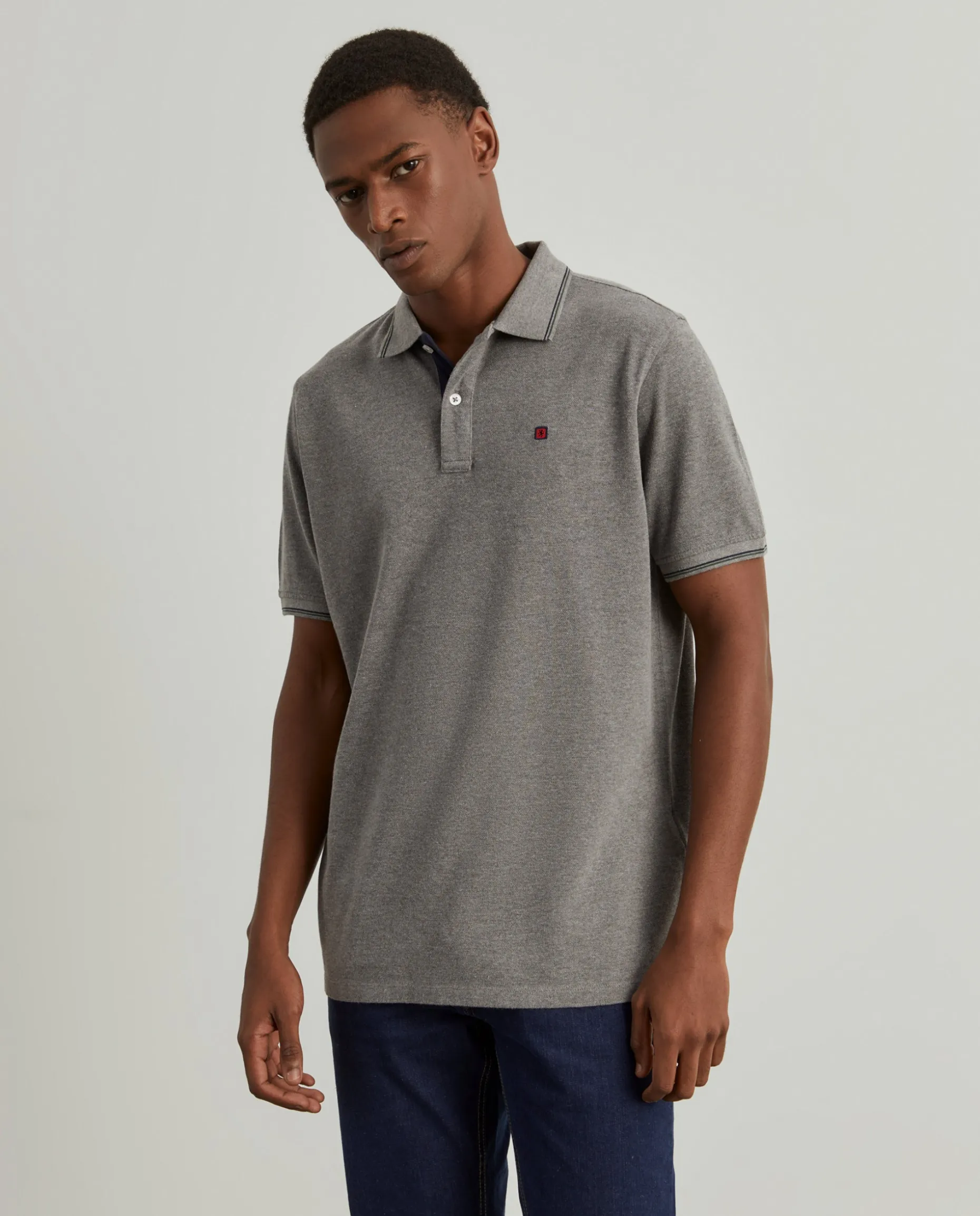 Polo piqué regular fit em algodão