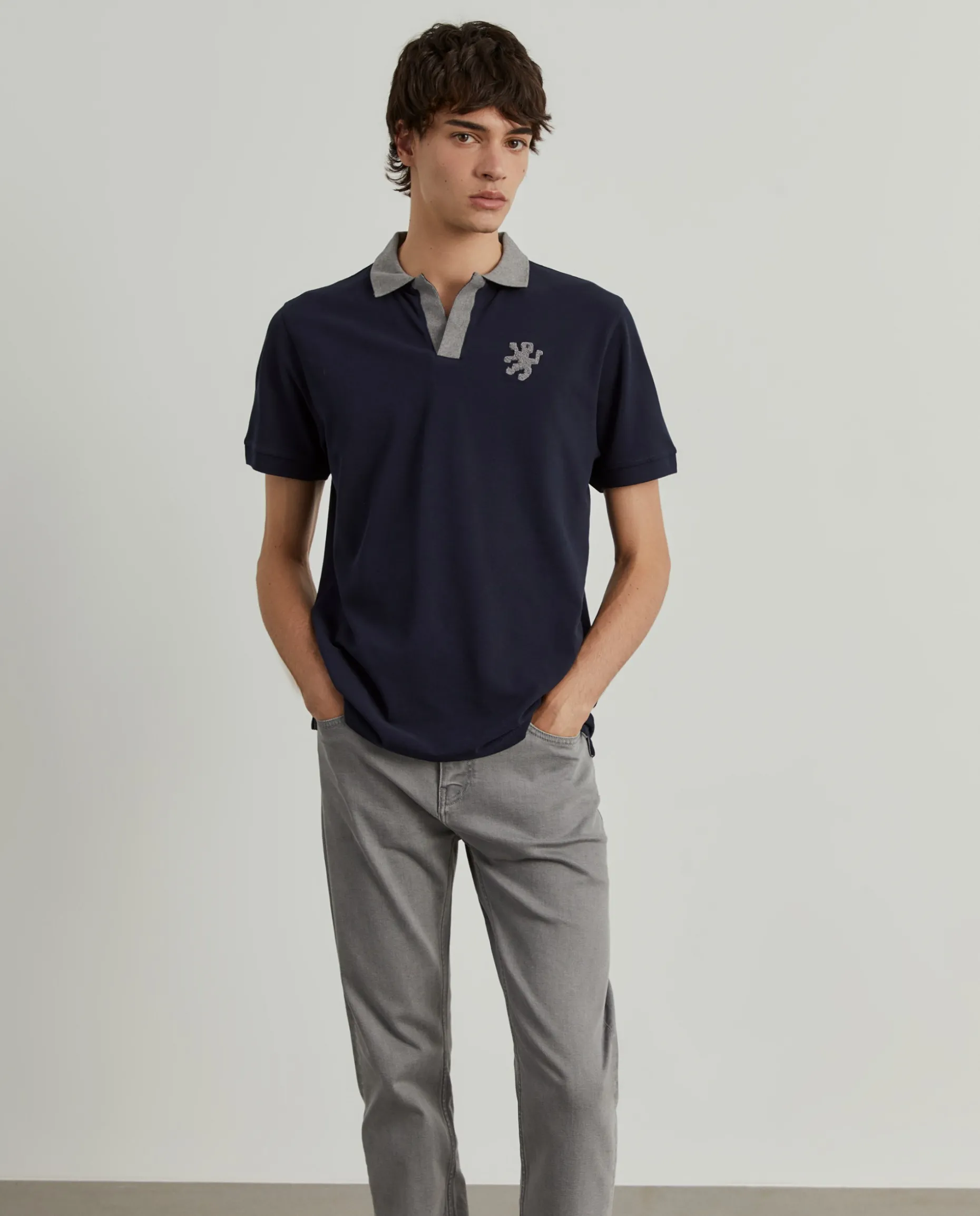 Polo piqué sem botões gola em contraste