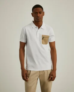 Polo slim fit com bolso em contraste