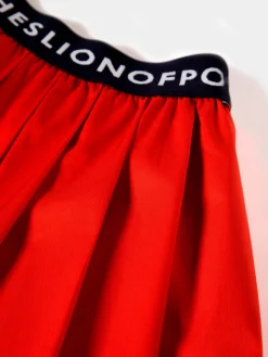 Saia de pregas com cintura a contraste