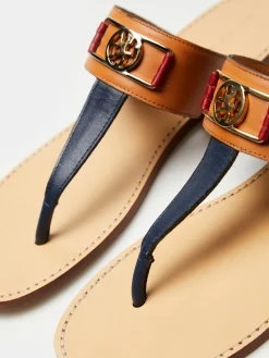 Sandálias de dedo rasas em pele