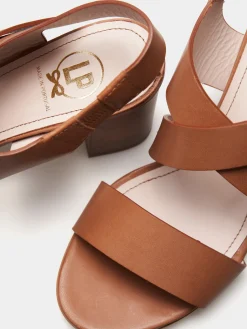 Sandálias de tiras em pele