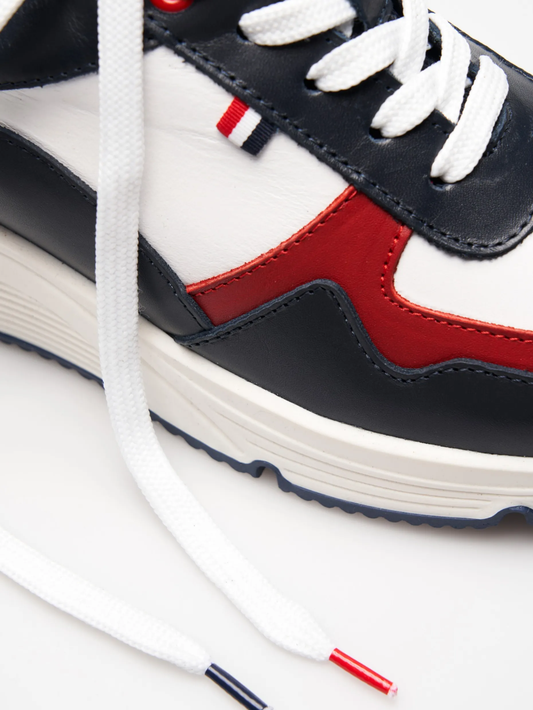 Sapatilha tricolor em pele