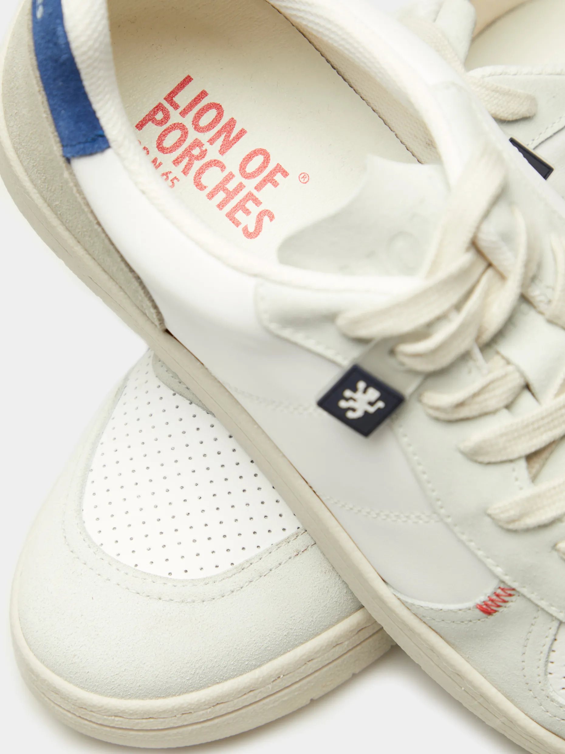 Sapatilhas combinadas em pele