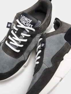 Sapatilhas combinadas em camurça