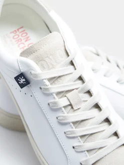 Sapatilhas de pele brancas