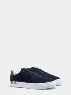 Sapatilhas em camurça