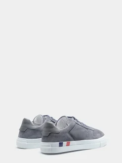 Sapatilhas em camurça