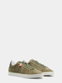 Sapatilhas em camurça